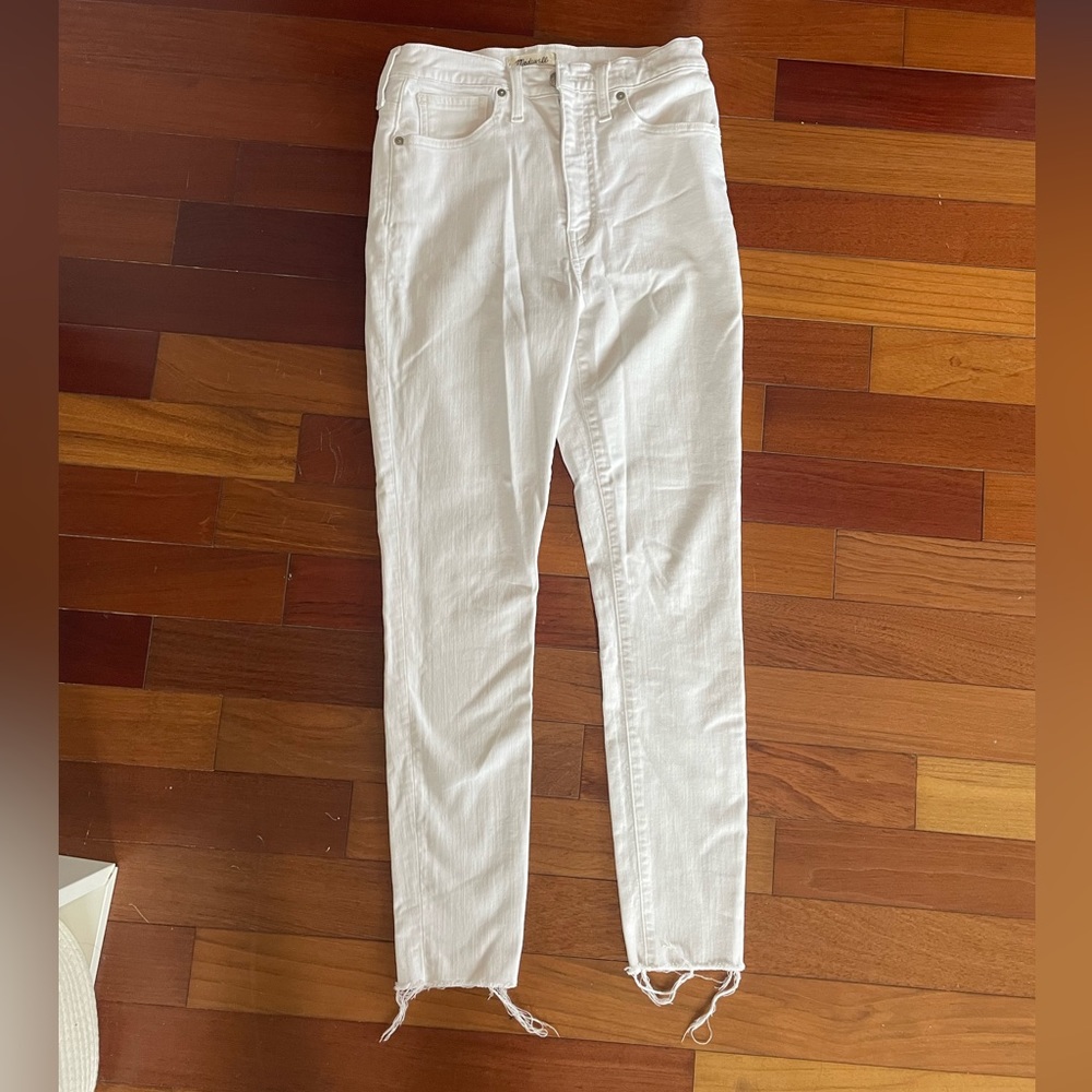 Madewell White 11” high rise skinny jeans with frayed bottoms